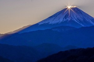 上高下地区からのダイヤモンド富士